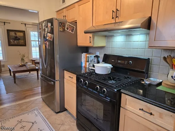 $3,800 | 83 East Main Street, Unit 83B, Mendham, NJ 07945