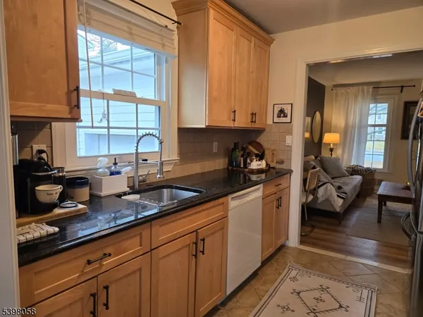 $3,800 | 83 East Main Street, Unit 83B, Mendham, NJ 07945