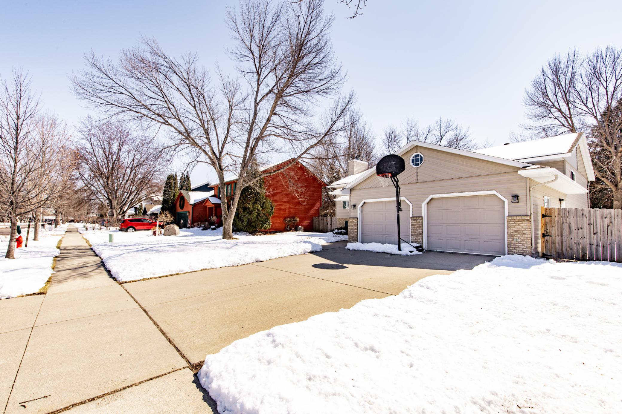 2408 34th Avenue South Fargo, ND 58104 - Photo 4 of 62