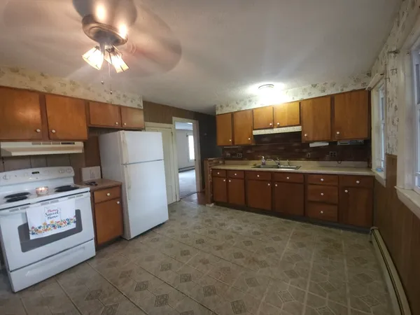 $329,999 | 45 Circuit Avenue East, Worcester, MA 01603