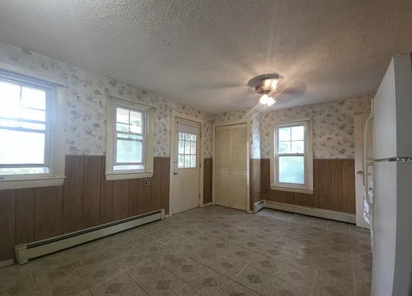 $329,999 | 45 Circuit Avenue East, Worcester, MA 01603