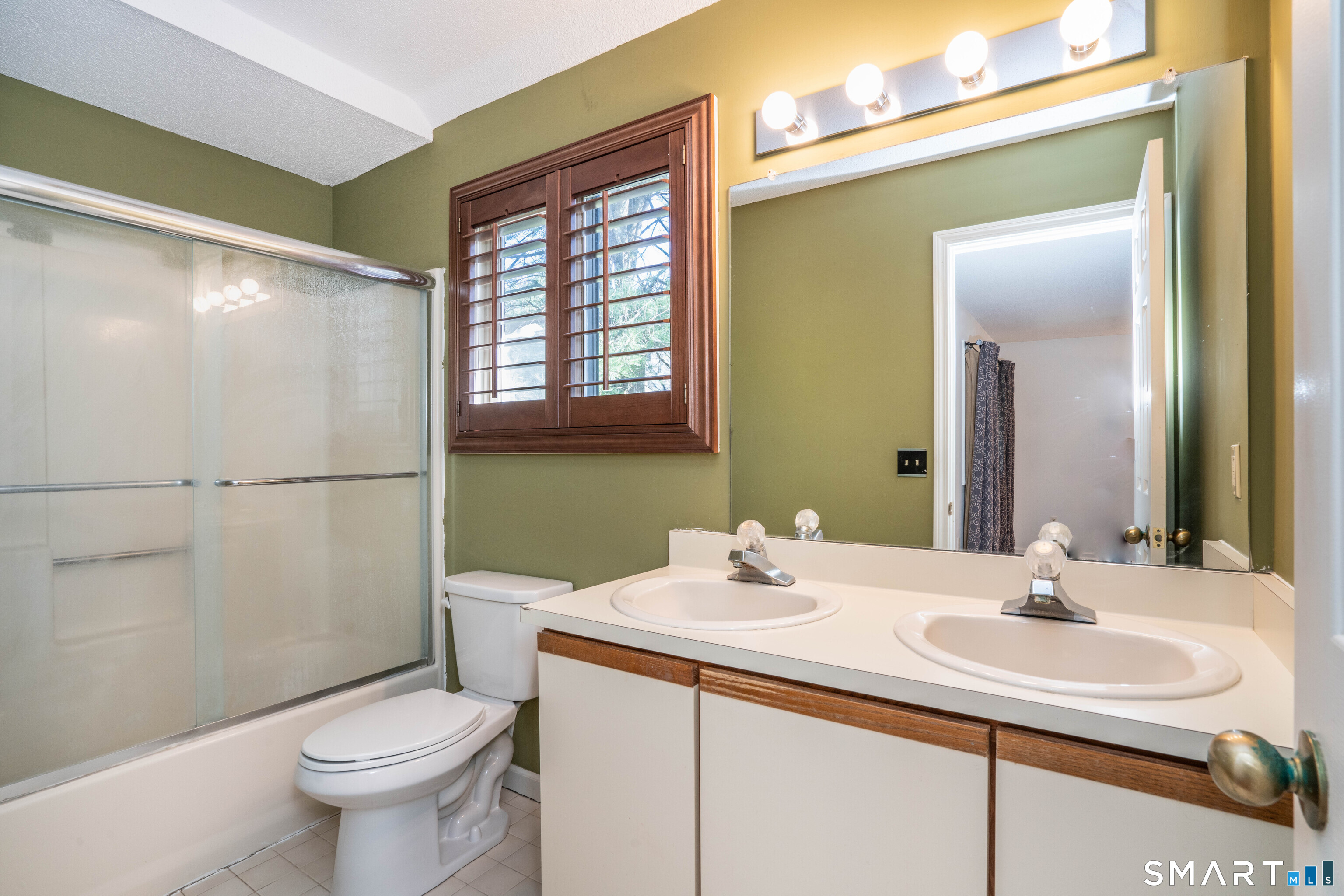 27 Riverview, Unit 27 Avon, CT 06001 - Photo 24 of 39