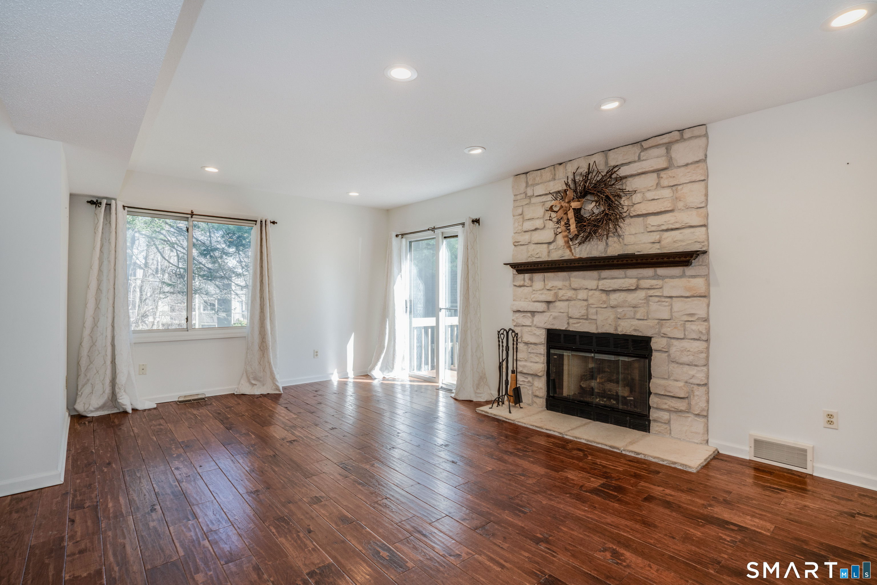 27 Riverview, Unit 27 Avon, CT 06001 - Photo 8 of 39