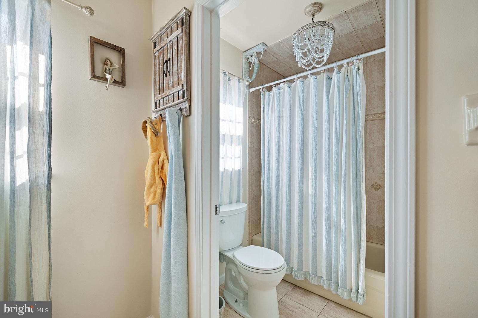 15 Rodeo Drive Jackson, NJ 08527 - Photo 36 of 43 Bright and airy bathroom retreat.