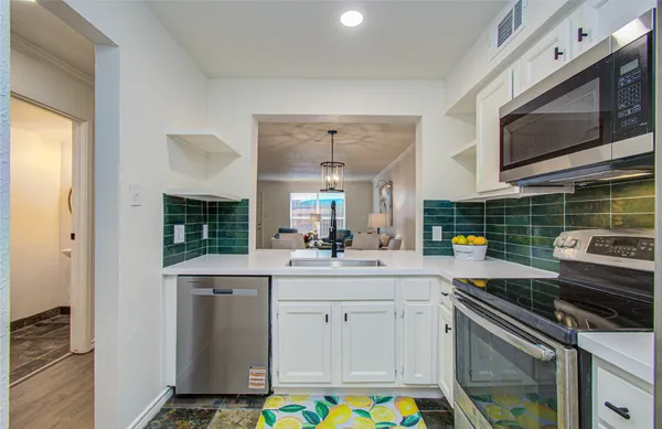 $169,999 | 15309 Kingfield Drive, Unit 9, Houston, TX 77084