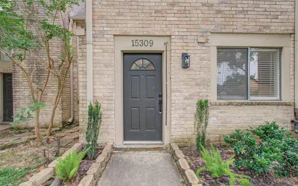 $169,999 | 15309 Kingfield Drive, Unit 9, Houston, TX 77084