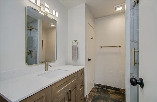 $169,999 | 15309 Kingfield Drive, Unit 9, Houston, TX 77084