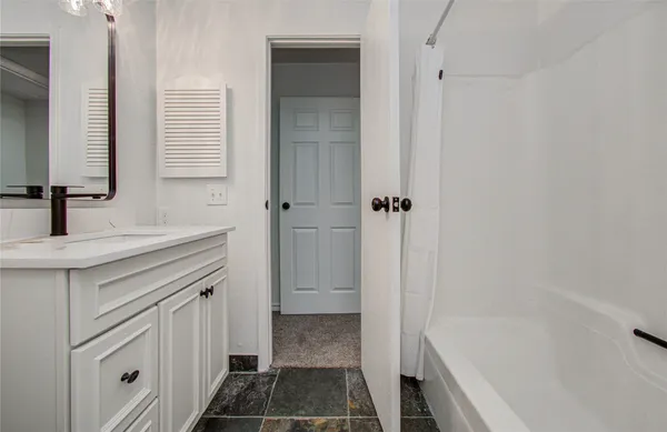 $169,999 | 15309 Kingfield Drive, Unit 9, Houston, TX 77084