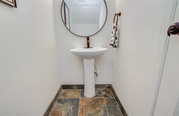 $169,999 | 15309 Kingfield Drive, Unit 9, Houston, TX 77084