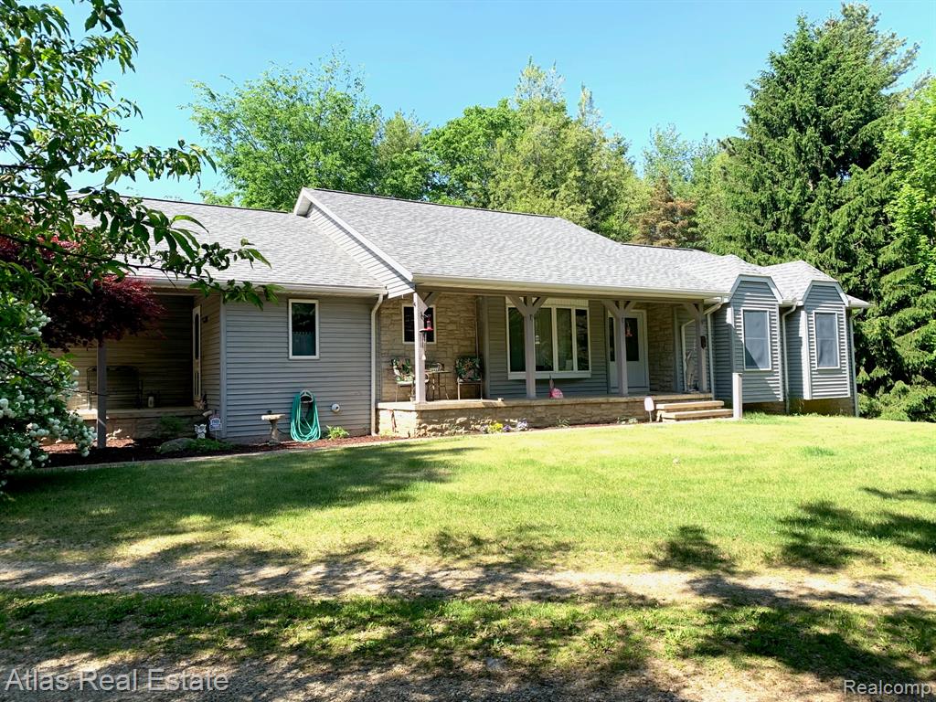 6075 Mayville Road Clifford, MI 48727 - Photo 2 of 24