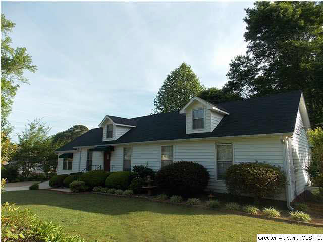 702 Chestnut Street Oneonta, AL 35121 - Photo 1 of 31
