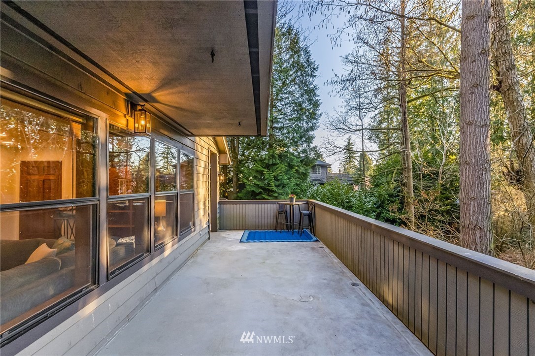 23511 Meridian Avenue South Bothell, WA 98021 - Photo 21 of 40 a view of balcony