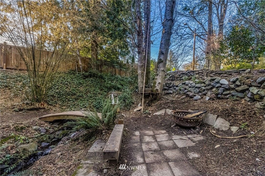 23511 Meridian Avenue South Bothell, WA 98021 - Photo 4 of 40 a view of back yard of the house