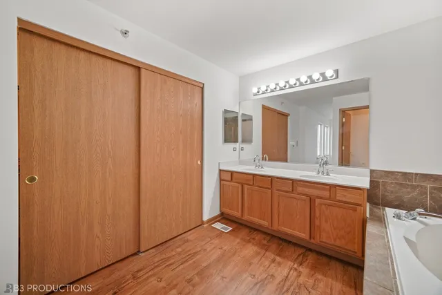 $360,000 | 6520 Bridle Path Drive, Matteson, IL 60443