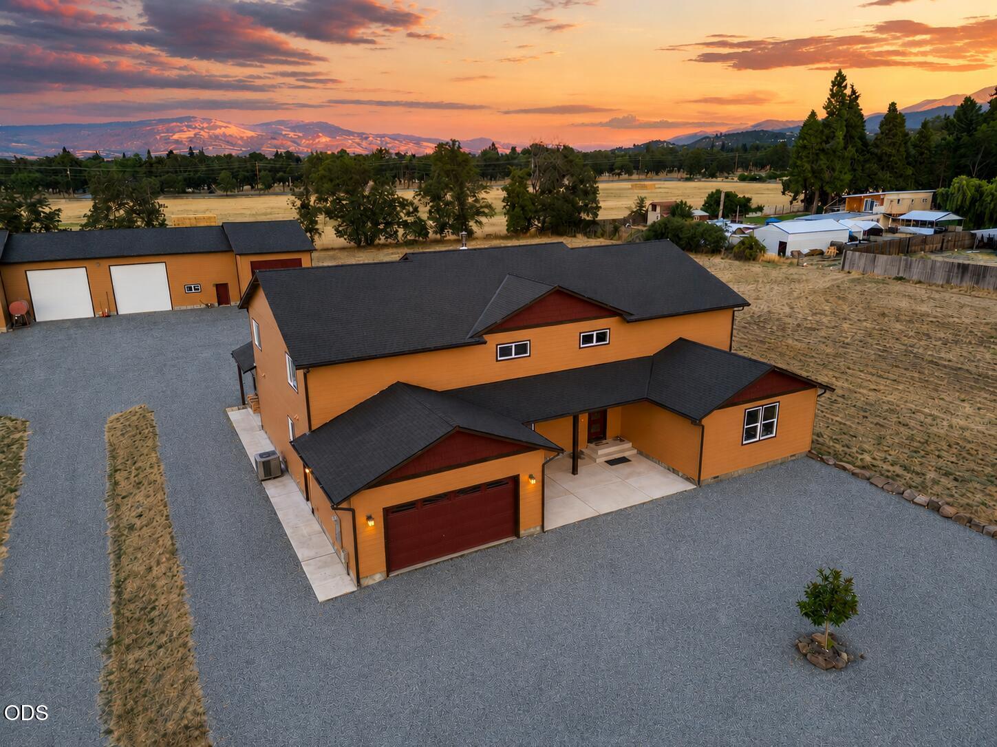 1213 Casino Road Medford, OR 97501 - Photo 2 of 77