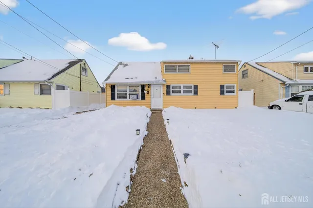 $3,200 | 80 Poplar Street, Carteret, NJ 07008