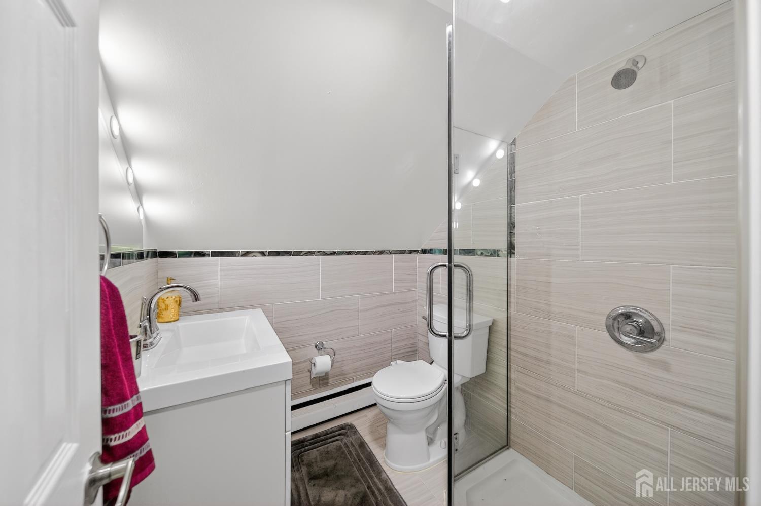 80 Poplar Street Carteret, NJ 07008 - Photo 13 of 15