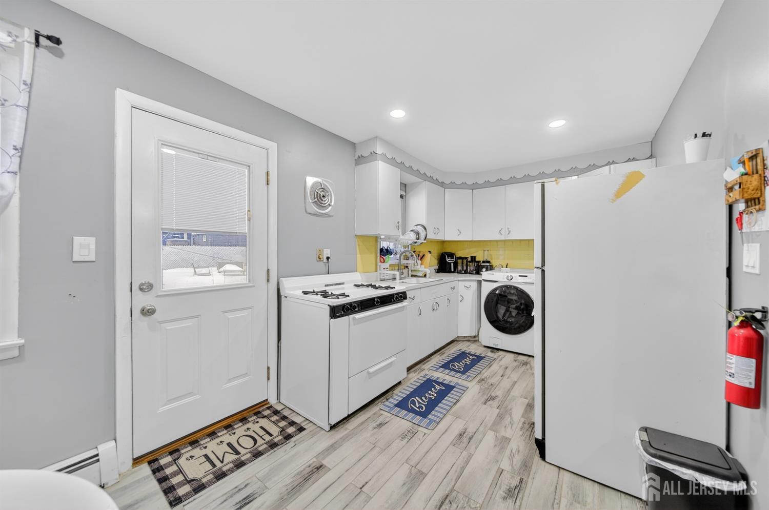 80 Poplar Street Carteret, NJ 07008 - Photo 4 of 15