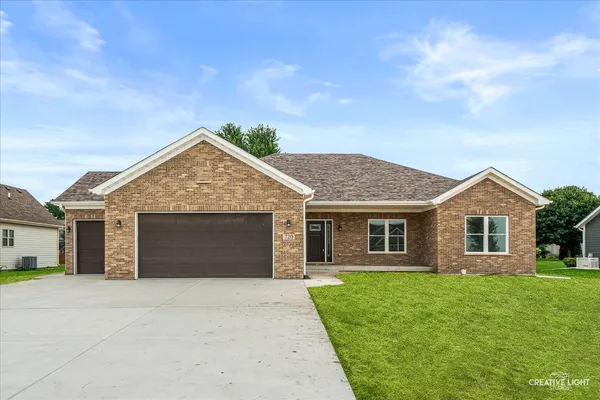 $400,000 | 720 Bender Street, Sandwich, IL 60548