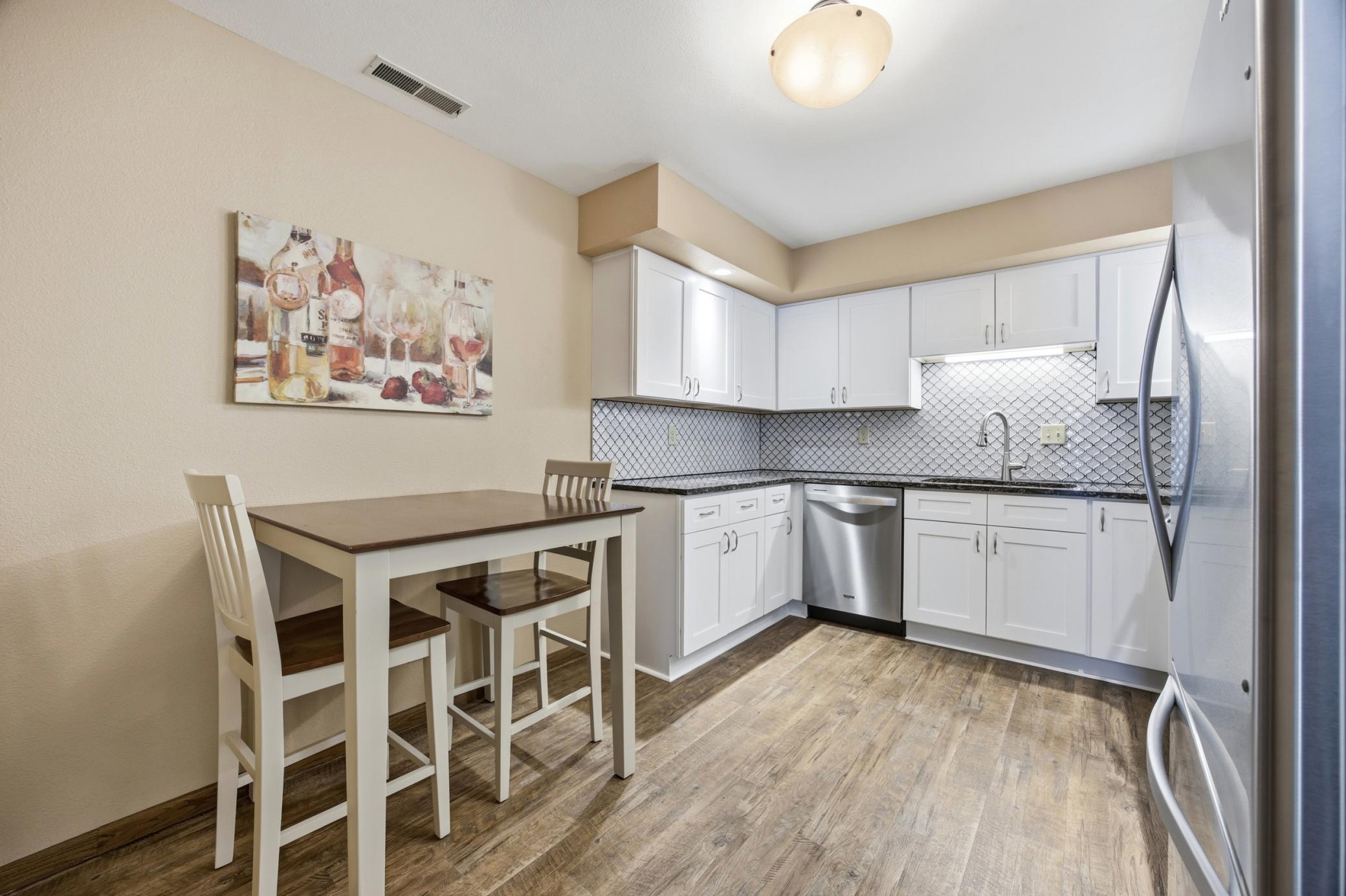326 10th Avenue South, Unit 2 Fargo, ND 58103 - Photo 14 of 35