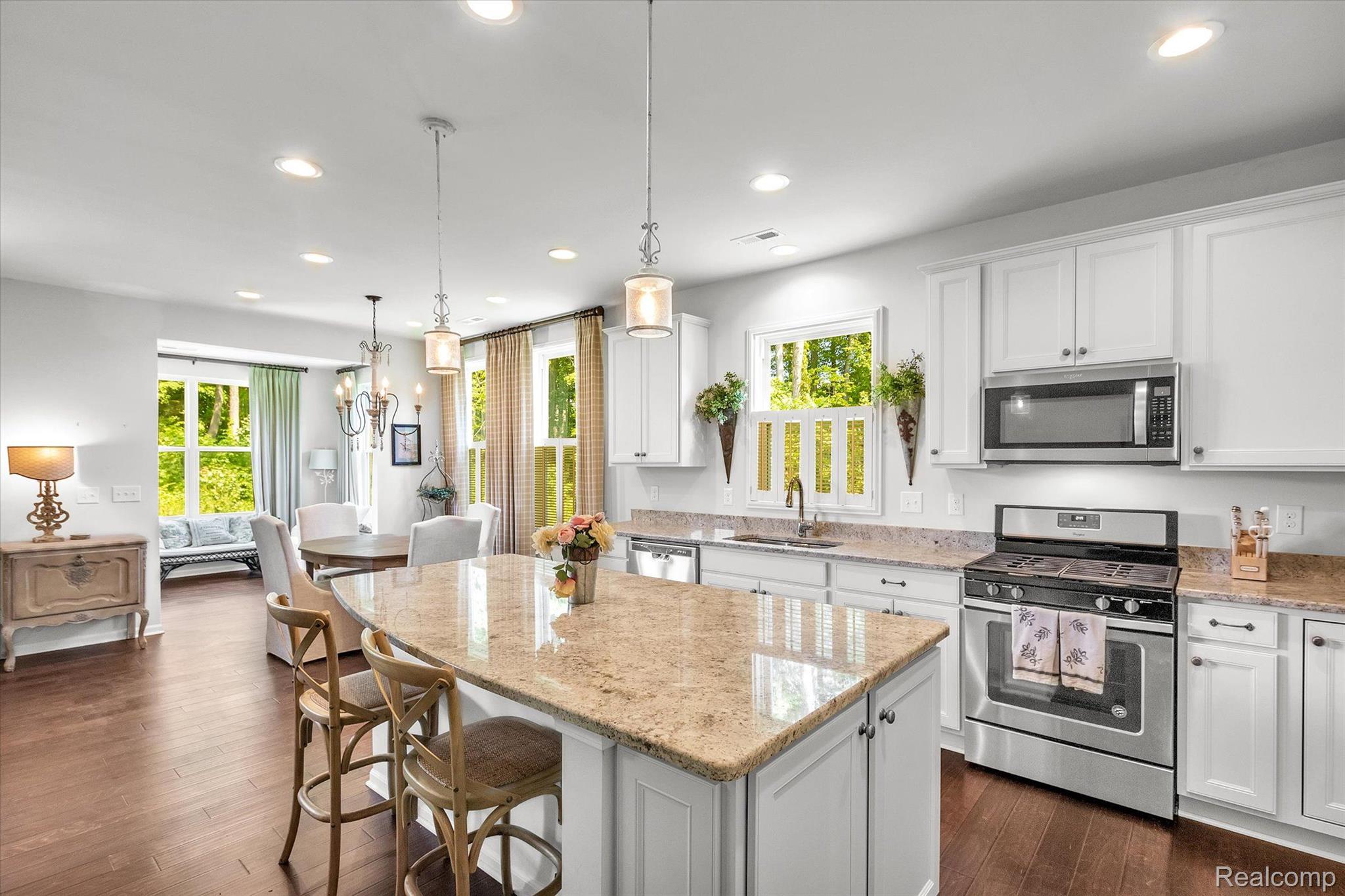 49784 Mapleton Road Canton, MI 48188 - Photo 16 of 33 Gallery Image 16