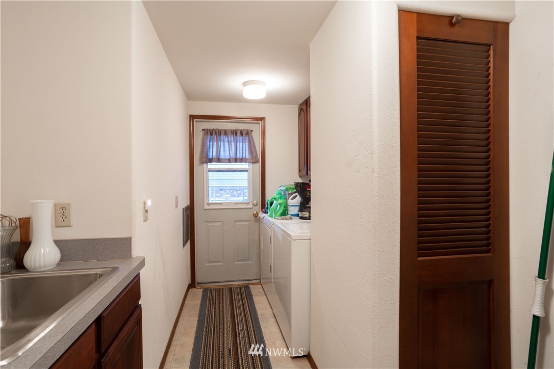 18703 Joselyn Road Southwest Rochester, WA 98579 - Photo 15 of 40 a view of hallway with wooden floor