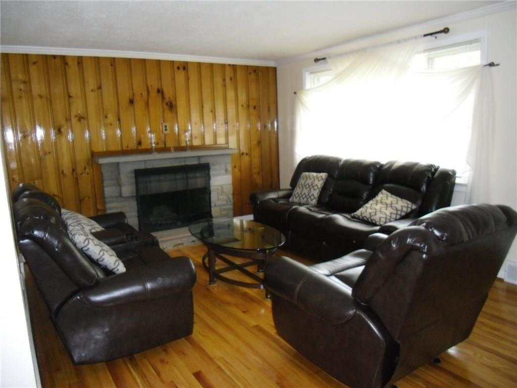 1049 Broughton Road Pittsburgh, PA 15236 - Photo 4 of 15 Gallery Image 4