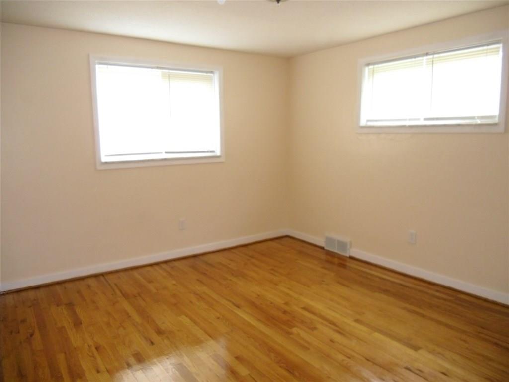 1049 Broughton Road Pittsburgh, PA 15236 - Photo 5 of 15 Gallery Image 5