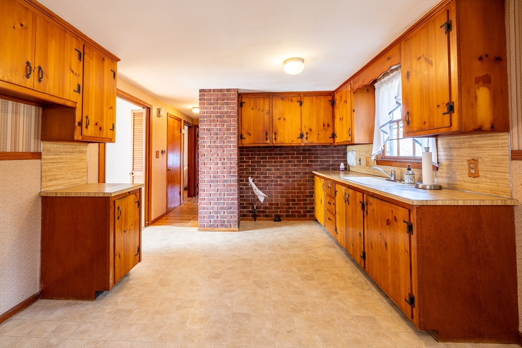 26 Sagamore Road West Springfield, MA 01089 - Photo 9 of 39 Gallery Image 9