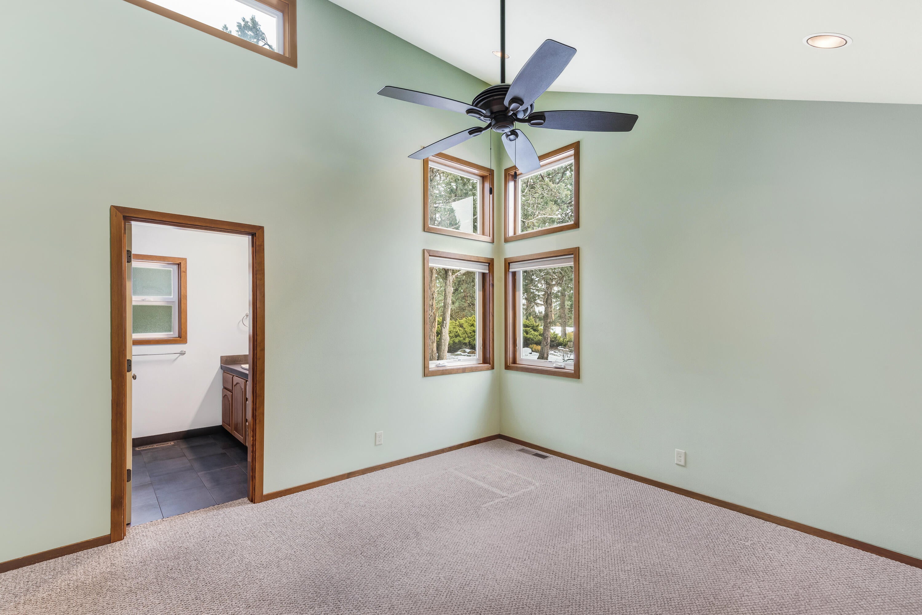 1948 Southwest Forest Ridge Avenue Bend, OR 97702 - Photo 23 of 31 1948 SW Forest Ridge Ave - 23