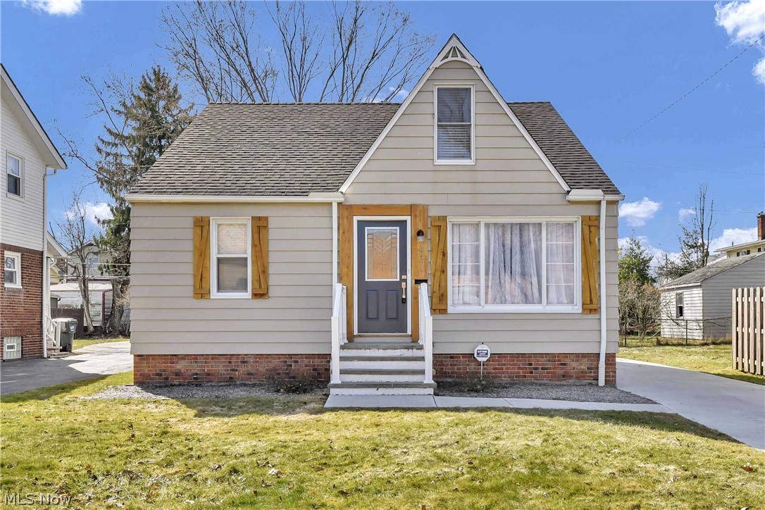 4478 Laurel Road Cleveland, OH 44121 - Photo 1 of 35