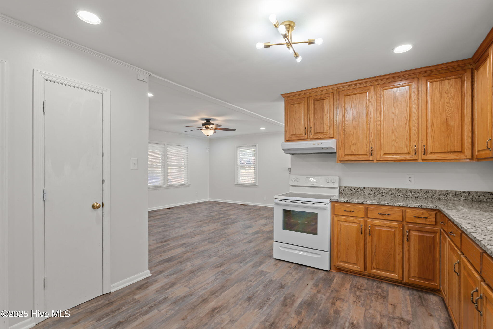 435 Sand Pit Road Aberdeen, NC 28315 - Photo 26 of 49 Kitchen