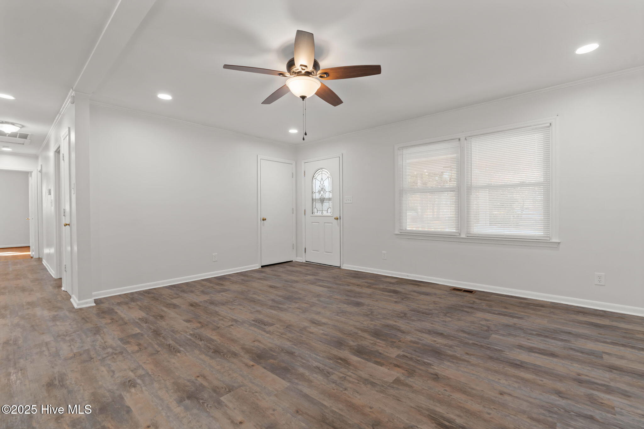 435 Sand Pit Road Aberdeen, NC 28315 - Photo 30 of 49 Living Room