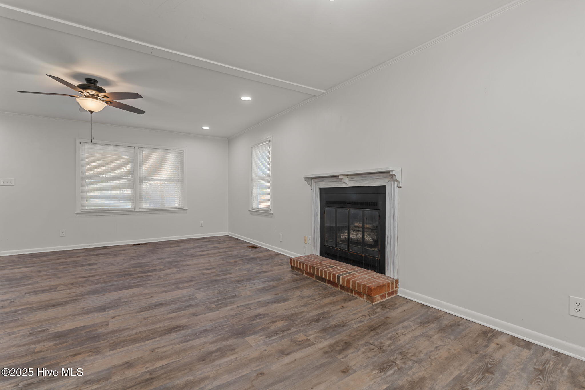 435 Sand Pit Road Aberdeen, NC 28315 - Photo 33 of 49 Living Room