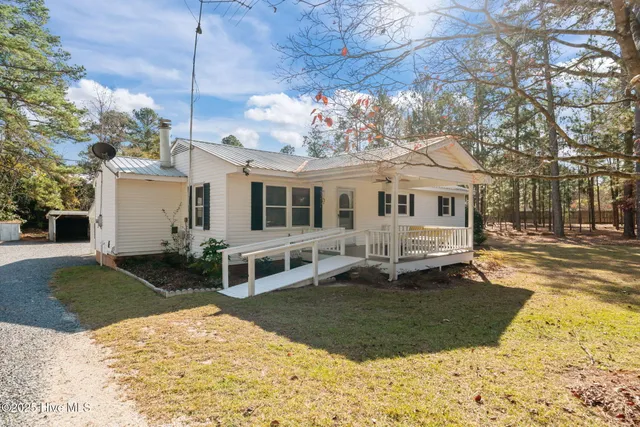 $290,000 | 435 Sand Pit Road, Aberdeen, NC 28315