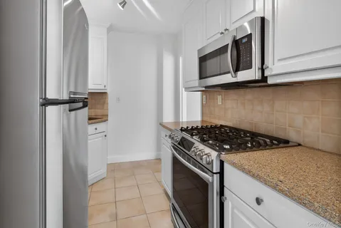 $275,000 | 177 East Hartsdale Avenue, Unit 3L, Hartsdale, NY 10530