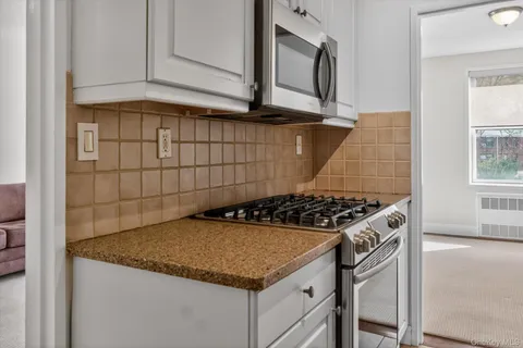 $275,000 | 177 East Hartsdale Avenue, Unit 3L, Hartsdale, NY 10530