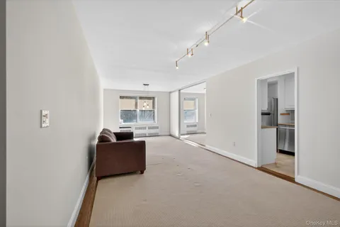 $275,000 | 177 East Hartsdale Avenue, Unit 3L, Hartsdale, NY 10530