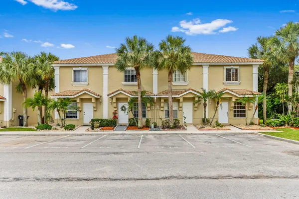 $349,900 | 6976 Crooked Fence Drive, Lake Worth, FL 33467