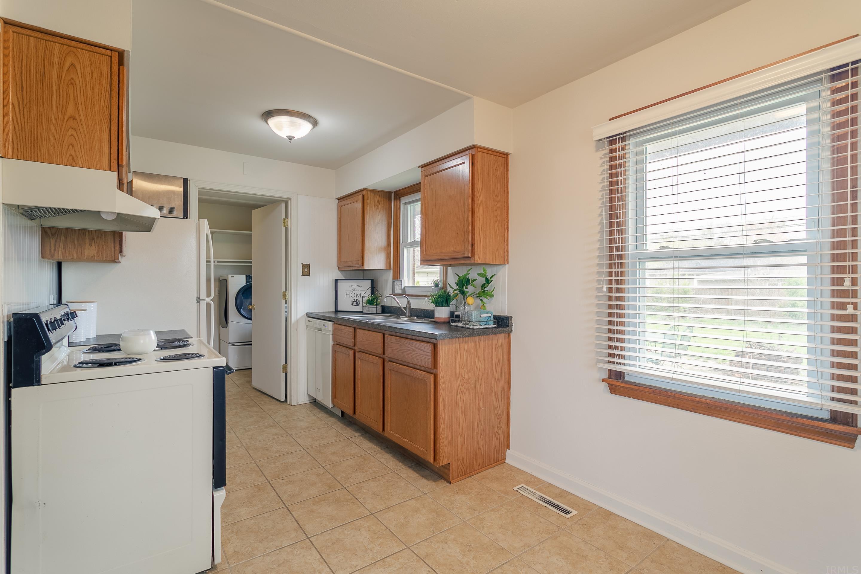 2501 Vogel Road Evansville, IN 47711 - Photo 9 of 27