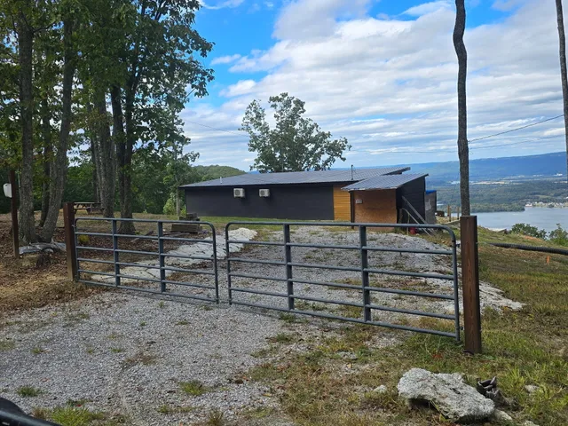 $475,000 | 720 Wohalie Lane, South Pittsburg, TN 37380