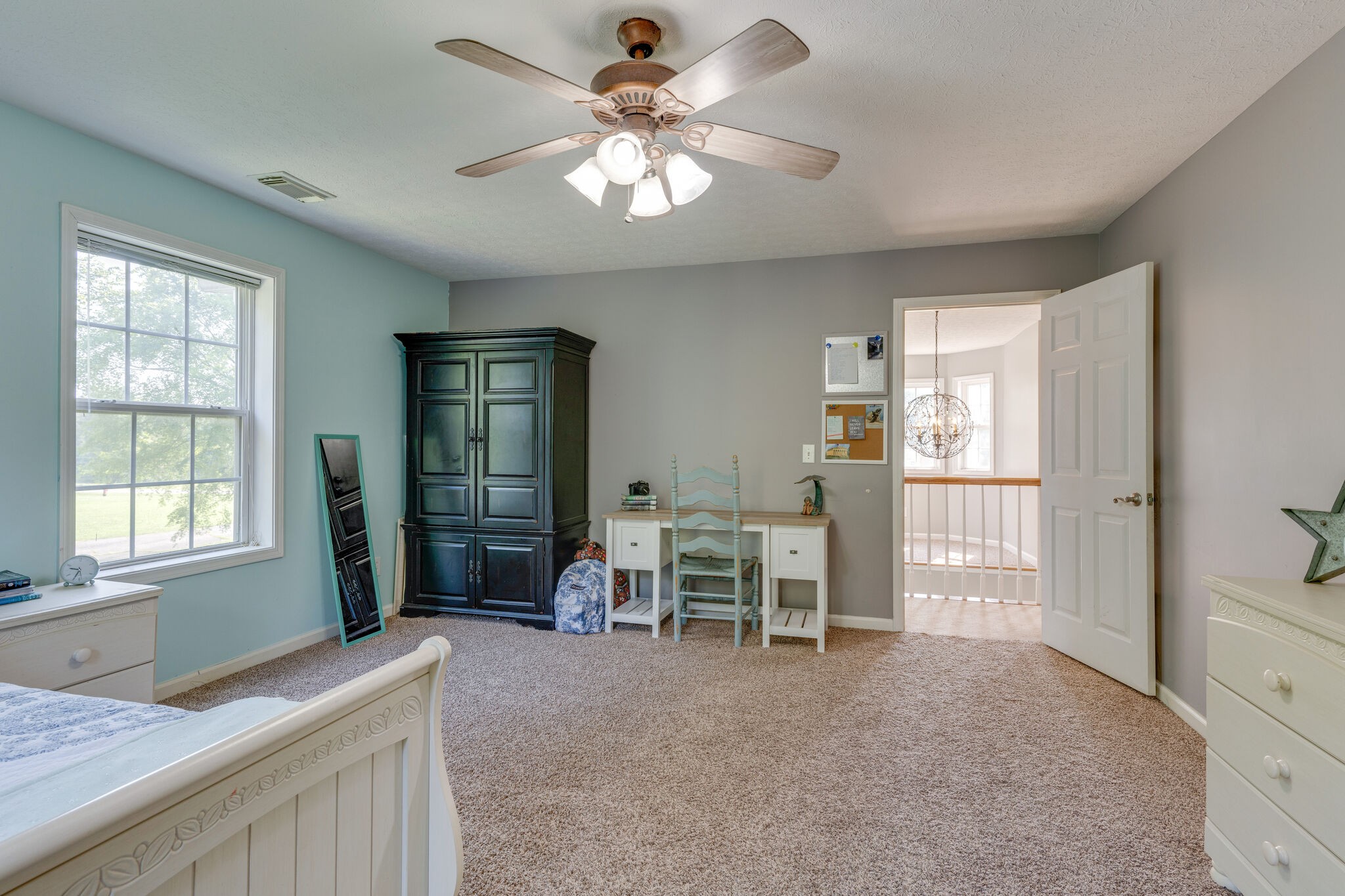 2754 Gideon Road Greenbrier, TN 37073 - Photo 28 of 45 a living room with furniture and a window