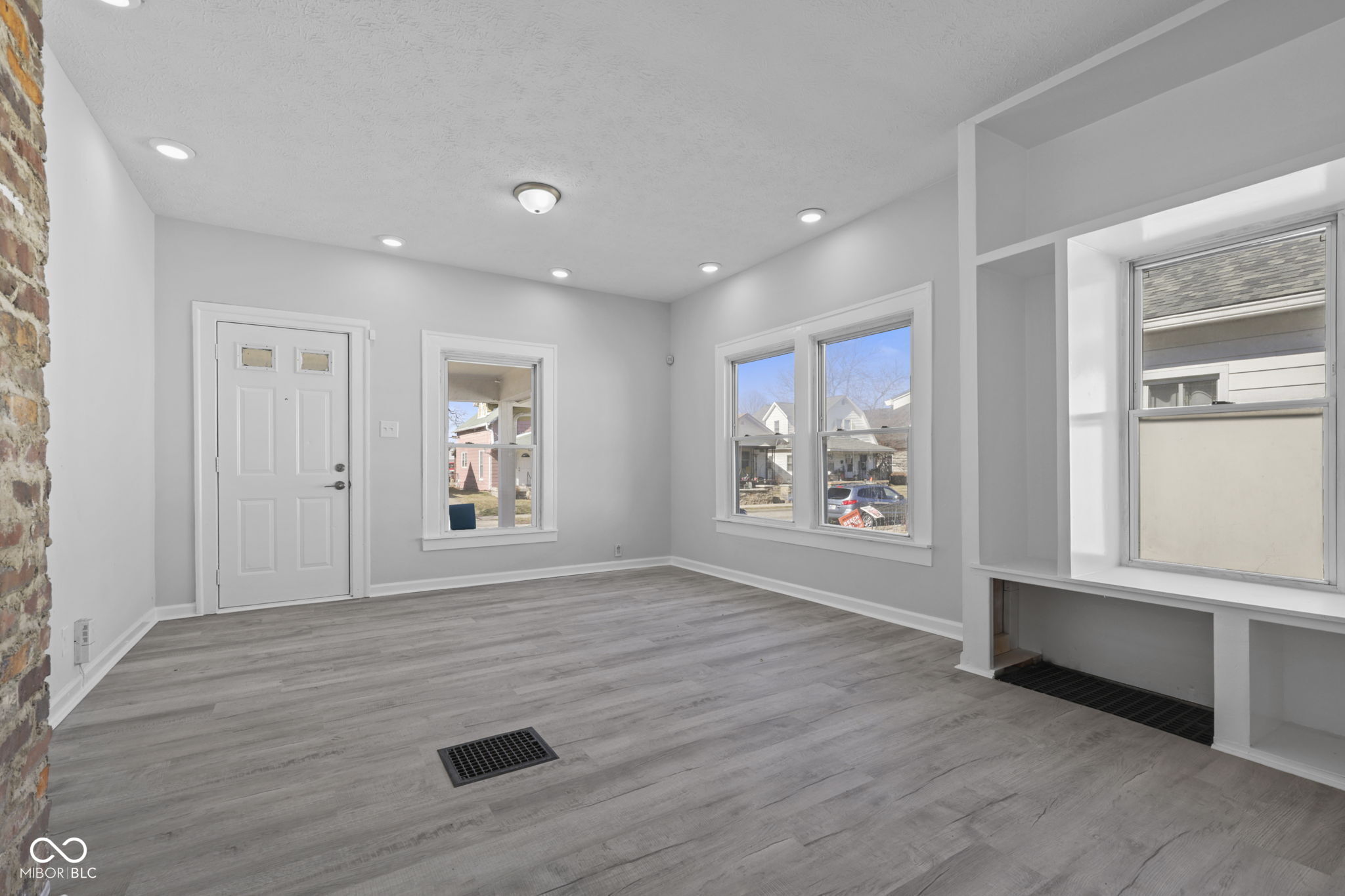 65 South 8th Avenue Beech Grove, IN 46107 - Photo 7 of 28