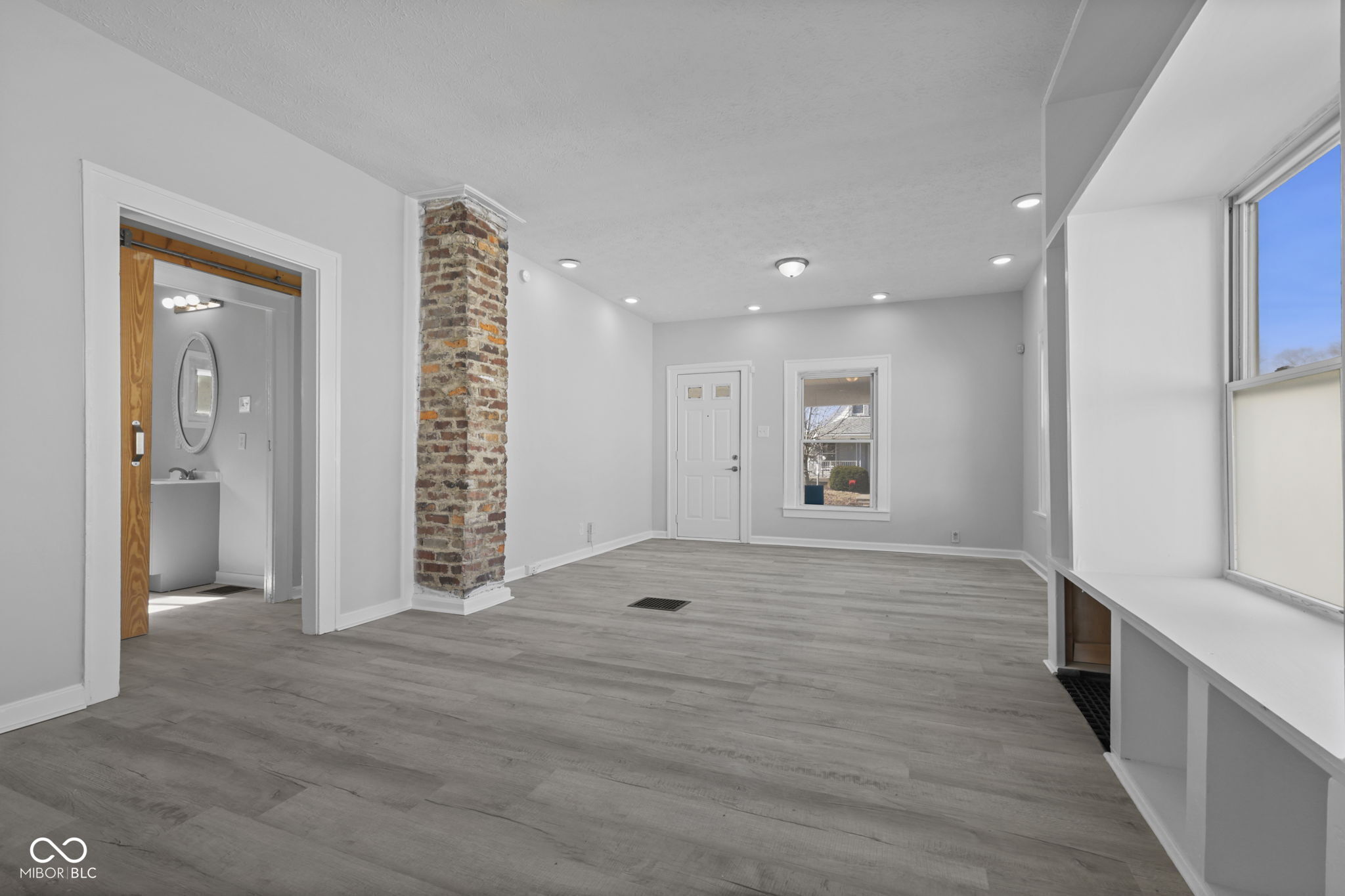 65 South 8th Avenue Beech Grove, IN 46107 - Photo 9 of 28