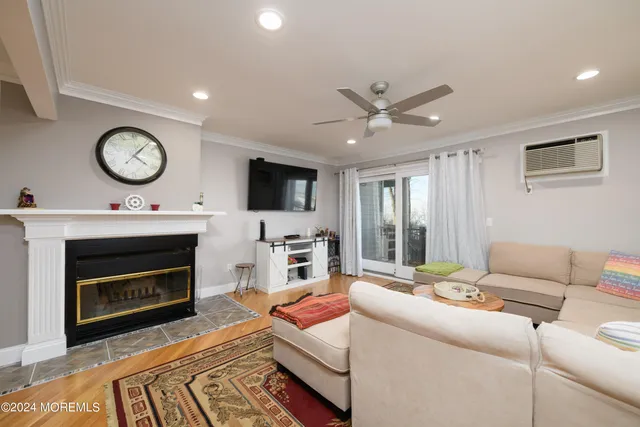 $3,500 | 164 Linden Avenue, Unit 12, Highlands, NJ 07732