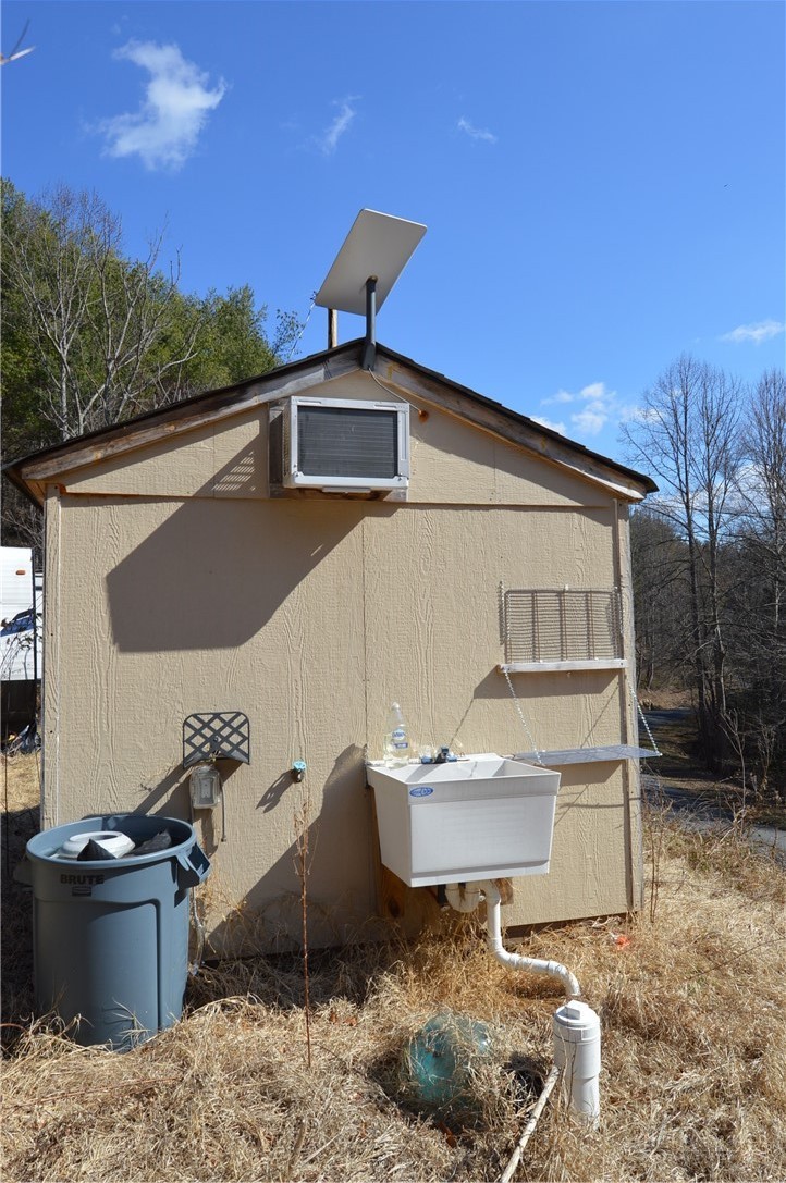 1617 Pot Rock Road Galax, VA 24333 - Photo 17 of 50 Gallery Image 17