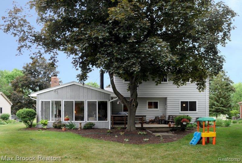 2451 Eaton Gate Road Lake Orion, MI 48360 - Photo 22 of 25 053DSC_0691 copysky.jpg