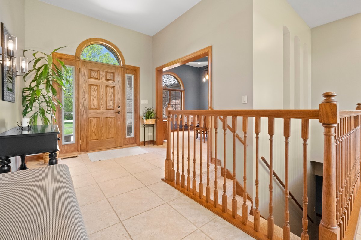 8775 Country Shire Lane Spring Grove, IL 60081 - Photo 3 of 39 Gallery Image 3