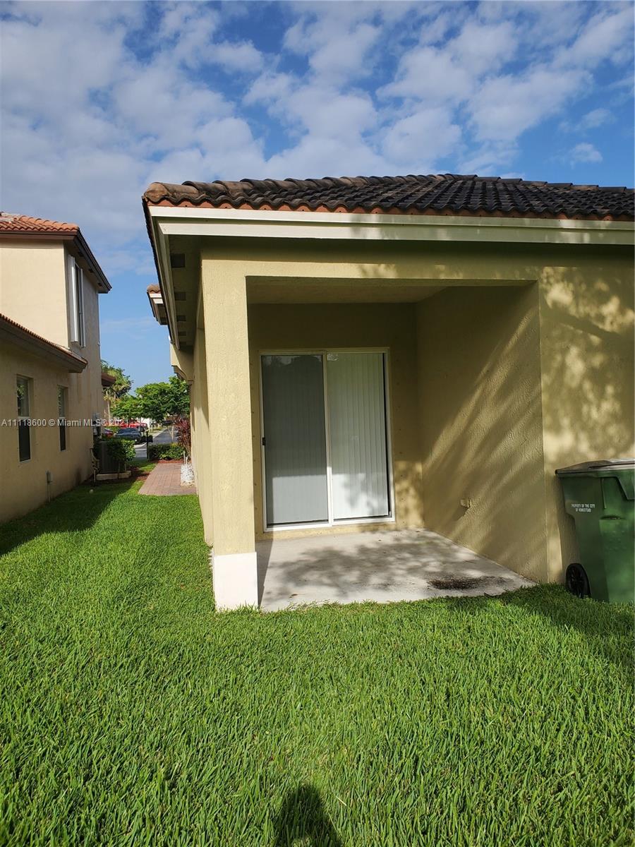 1103 Northeast 40th Road Homestead, FL 33033 - Photo 7 of 21 Gallery Image 7