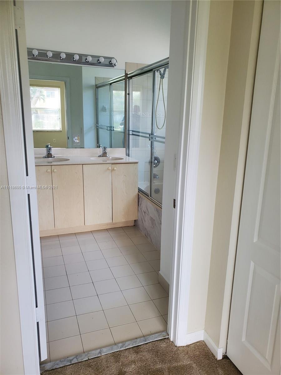 1103 Northeast 40th Road Homestead, FL 33033 - Photo 8 of 21 Gallery Image 8